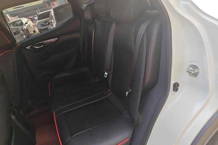 日产 逍客 2023款 经典 2.0L CVT XV舒适版中控内饰7001