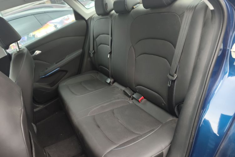 雪佛兰 科鲁泽 2023款 1.3T 轻混自动尊享版中控内饰7001