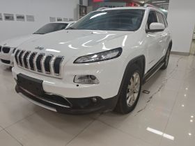Jeep 自由光 2016款 2.4L 优越版