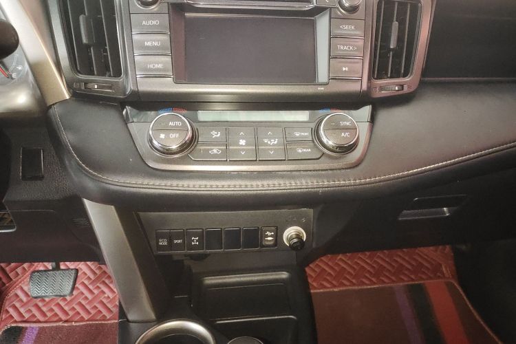 丰田 RAV4荣放 2013款 2.0L CVT四驱风尚版局部细节9005