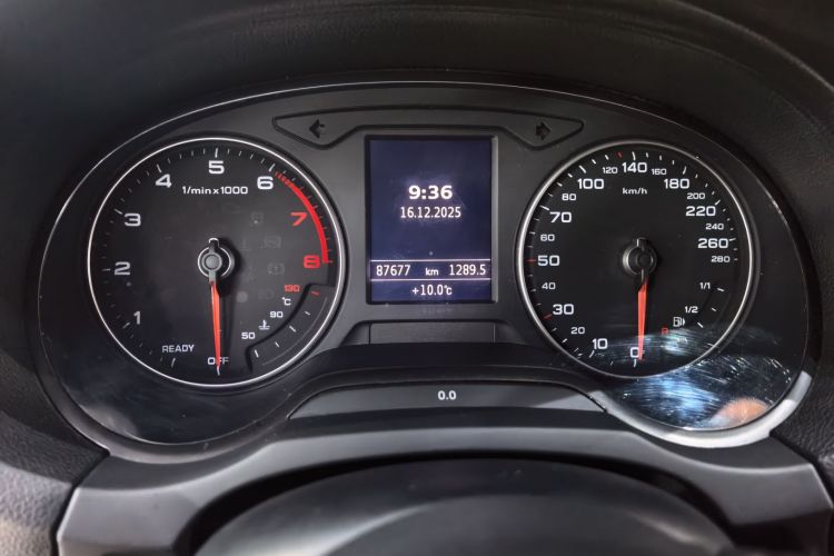 奥迪A3 2018款 30周年年型 Limousine 35 TFSI 进取型中控内饰15