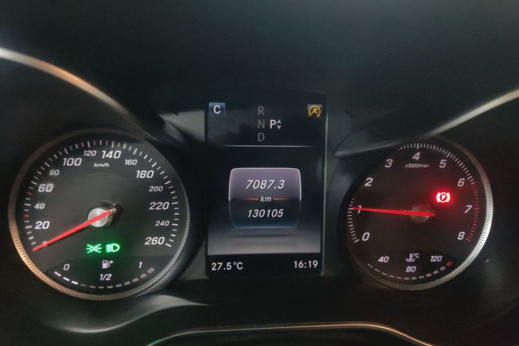 奔驰C级 2017款 C 200 L 运动版中控内饰15