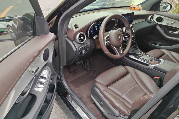奔驰GLC 2020款 改款 GLC 260 L 4MATIC 动感型中控内饰7002