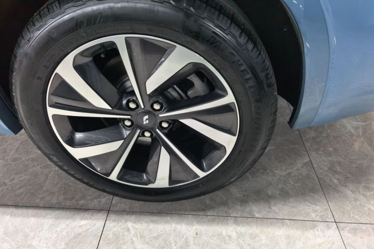 理想汽车 理想ONE 2021款 增程6座版车身外观6008