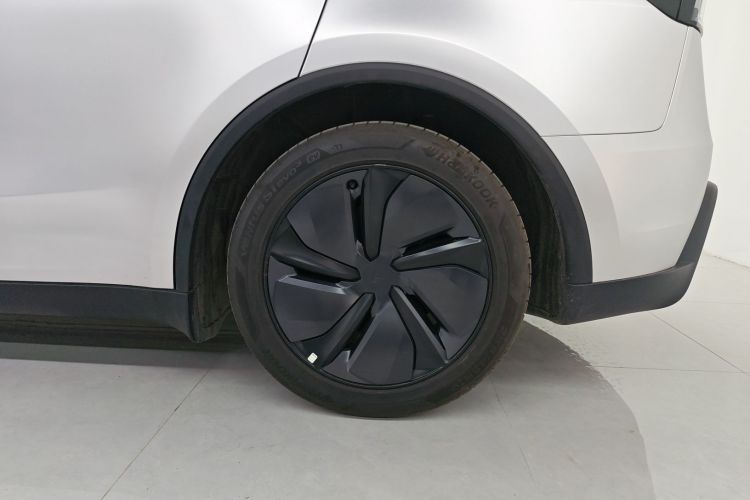 特斯拉 Model Y 2025款 长续航全轮驱动 首发版车身外观6005