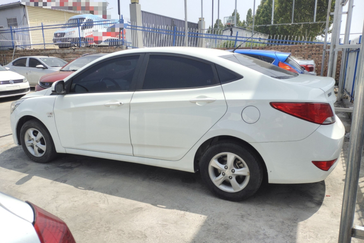 现代 瑞纳 2016款 1.4L 手动智能型GLS车身外观6005