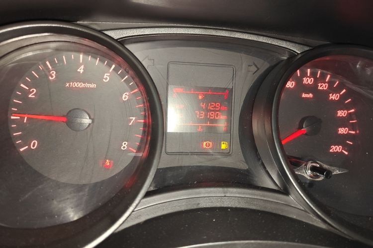 五菱汽车 五菱宏光 2019款 1.5L S基本型国VI LAR中控内饰15