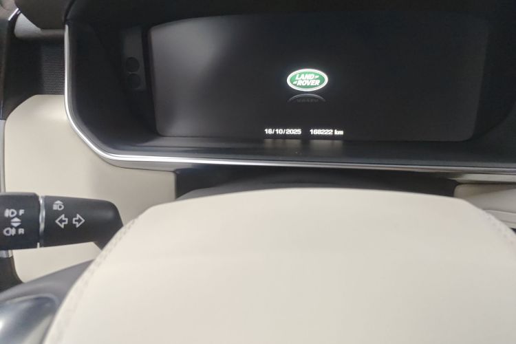 路虎 揽胜 2014款 改款 3.0 SC V6 Vogue中控内饰15