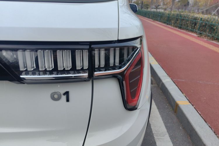 领克01 2017款 2.0T 两驱型版车身外观6005