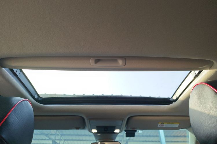 本田 思域 2022款 240TURBO CVT劲动版局部细节22