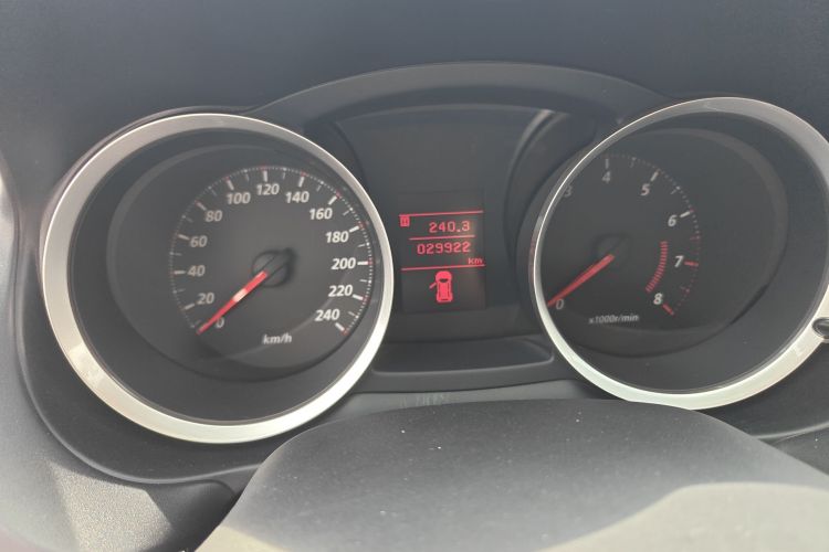 三菱 翼神 2016款 1.8L CVT黑白复刻版中控内饰15