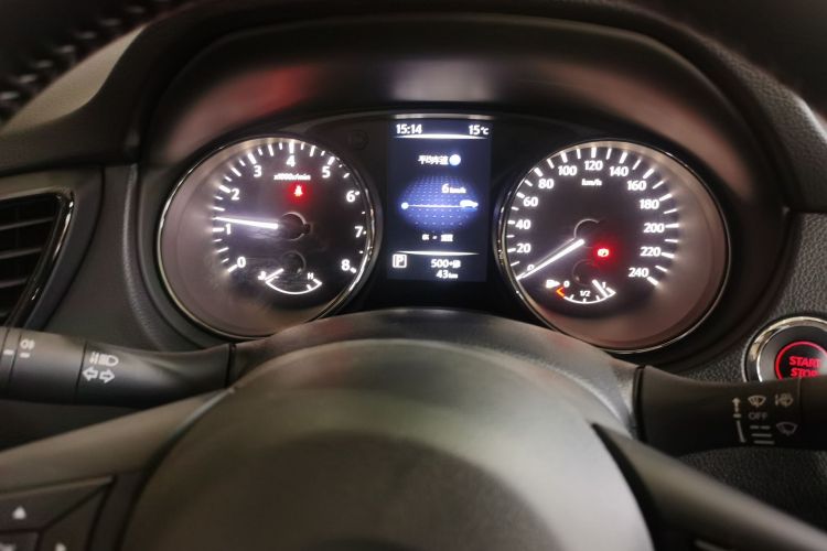 日产 奇骏 2023款 经典 2.0L 两驱智联舒享版中控内饰15