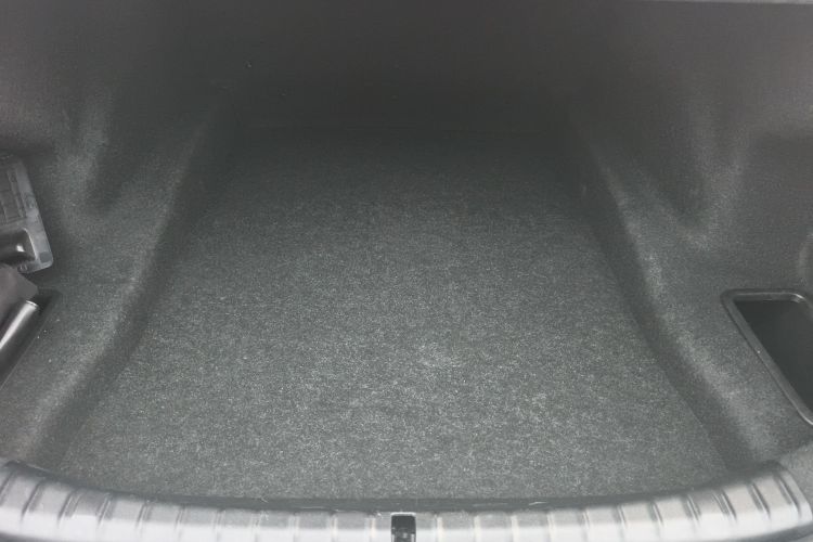 宝马5系 2018款 改款 530Li 领先型 M运动套装局部细节9006