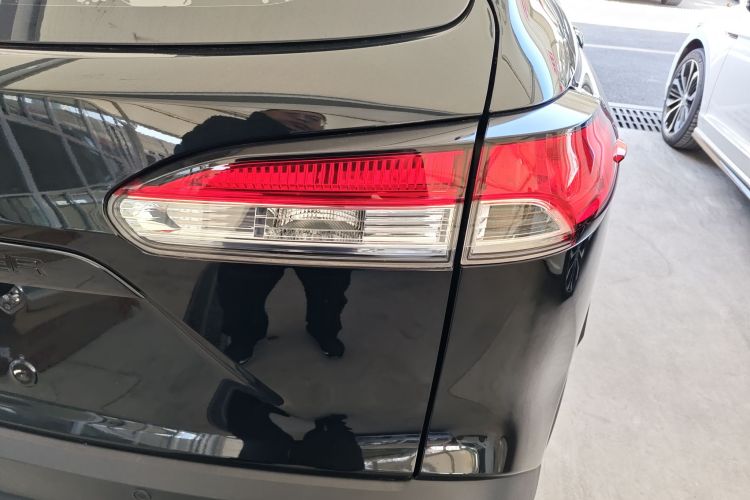 丰田 锋兰达 2023款 2.0L CVT领先版车身外观6006