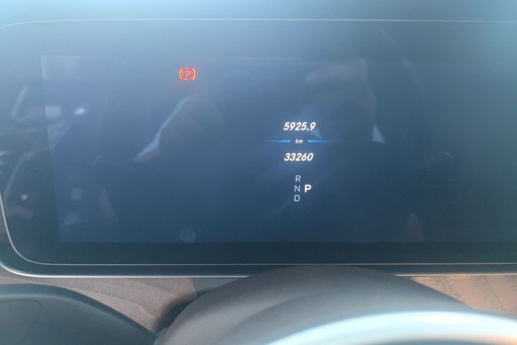 奔驰E级 2020款 改款 E 300 L 时尚型中控内饰15