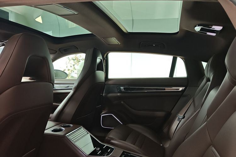 保时捷 2023款 Panamera 4 行政加长版 2.9T局部细节22