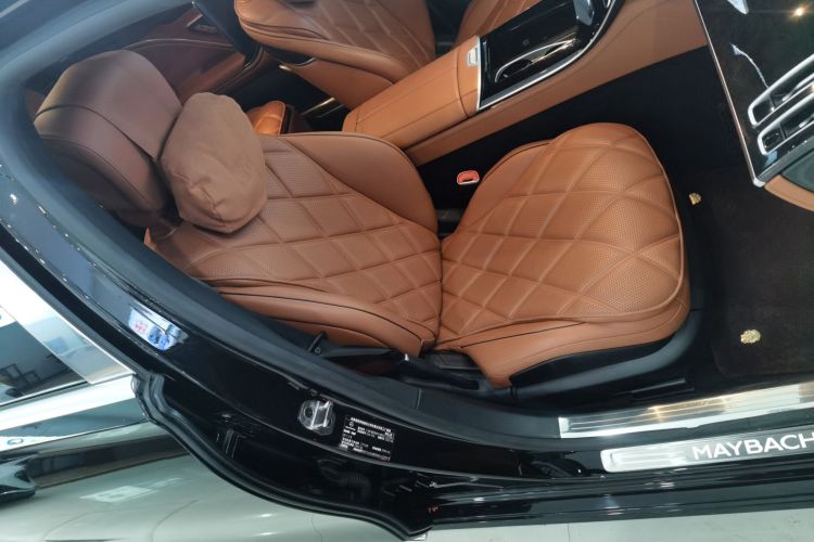 奔驰 迈巴赫S级 2022款 S 480 4MATIC 智臻特别版中控内饰7001