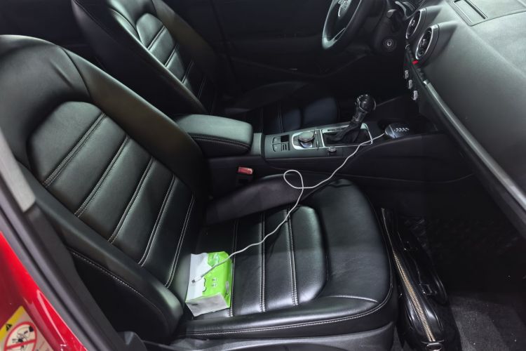 奥迪A3 2018款 30周年年型 Limousine 35 TFSI 进取型局部细节41