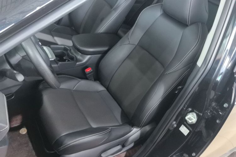 丰田 威兰达 2023款 2.0L CVT两驱领先版局部细节19