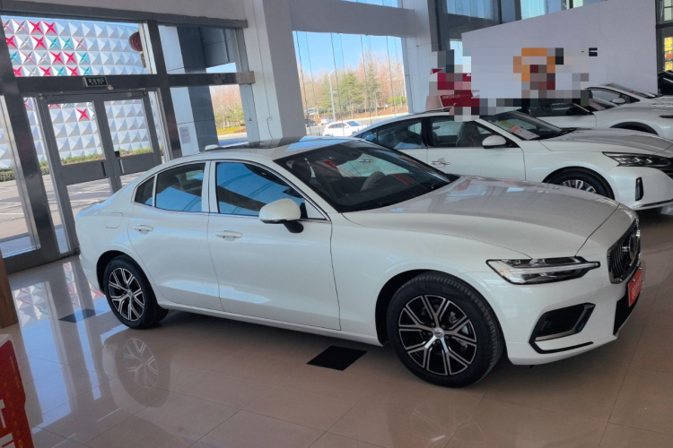 沃尔沃S60 2026款 B4 智逸豪华版车身外观6002