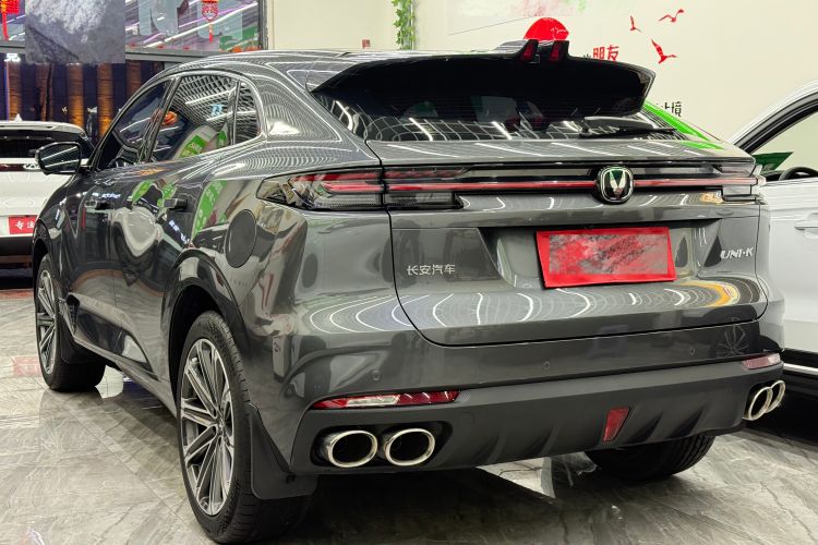 长安UNI-K 2024款 2.0T 两驱全球行版车身外观6004