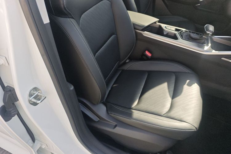 吉利汽车 帝豪 2022款 第4代 1.5L CVT尊贵型局部细节41