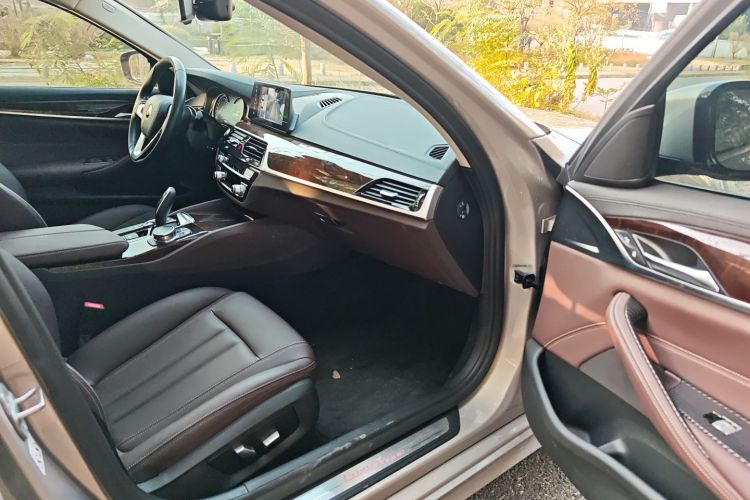 宝马5系 2018款 525Li 豪华套装局部细节41