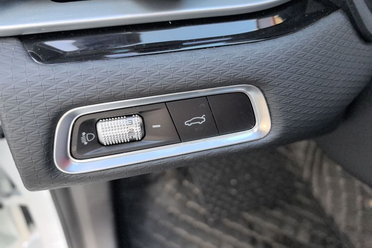 吉利汽车 帝豪 2023款 第4代冠军版 1.5L CVT尊贵型局部细节9002