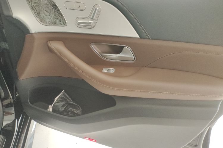 奔驰GLE 2024款 GLE 350 4MATIC 动感型局部细节9006