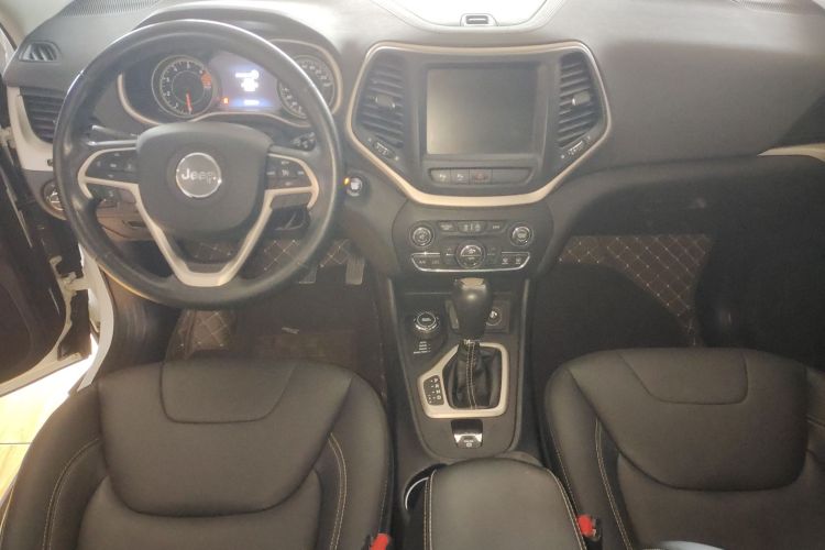 Jeep 自由光 2016款 2.4L 优越版中控内饰7003