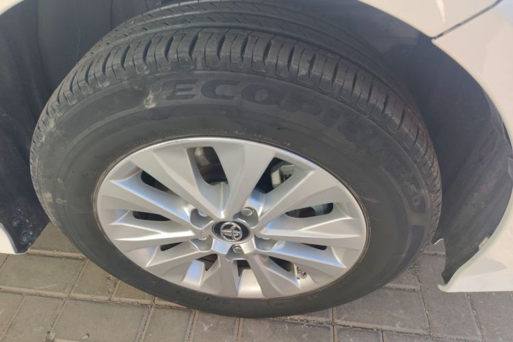 丰田 卡罗拉 2019款 1.2T S-CVT GL先锋版局部细节9009