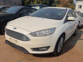 福特 福克斯 2015款 三厢 EcoBoost 180 自动旗舰型