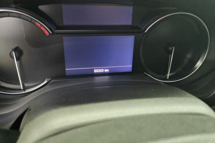 凯迪拉克CT4 2020款 28T 精英型中控内饰15