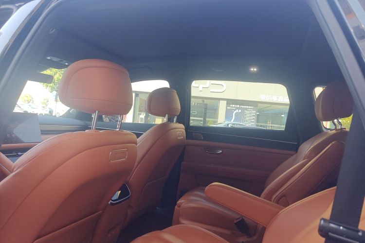 鸿蒙智行 问界M7 2024款 1.5T 智驾四驱Ultra版 6座中控内饰7004