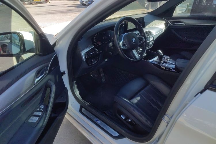 宝马5系(进口) 2019款 改款 525i M运动套装中控内饰7003