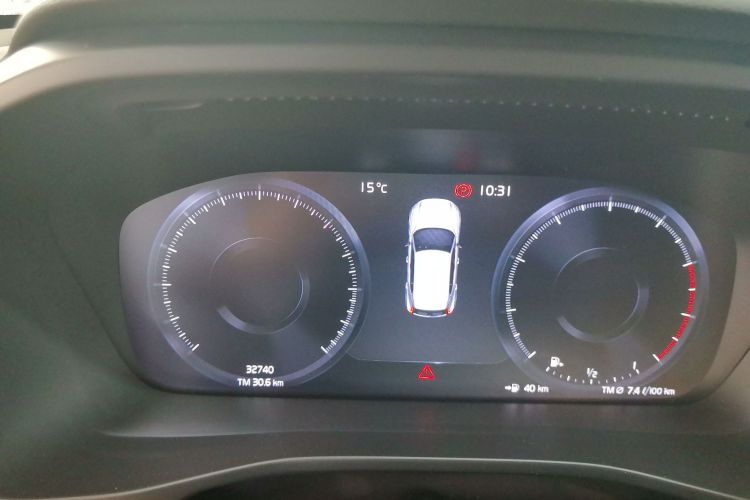 沃尔沃XC40 2020款 T3 智行时尚版中控内饰15