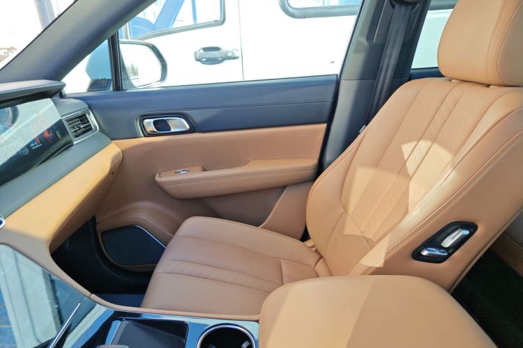 理想汽车 理想ONE 2020款 增程6座版中控内饰7005