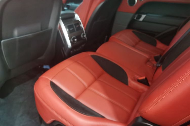 路虎 揽胜运动版 2022款 3.0 L6 耀黑版中控内饰7001