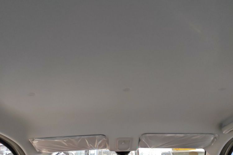 五菱汽车 宏光MINIEV 2025款 四门版 进阶款中控内饰7004