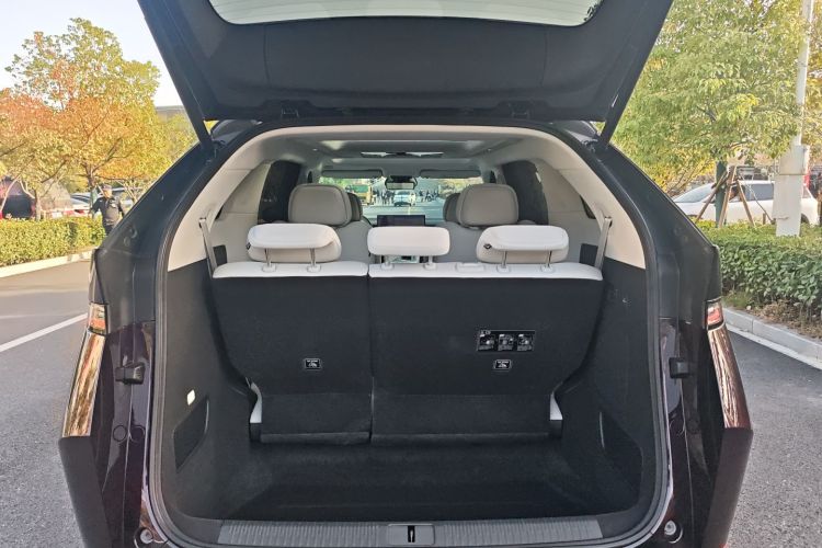 小鹏X9 2025款 740超长续航 Max局部细节23