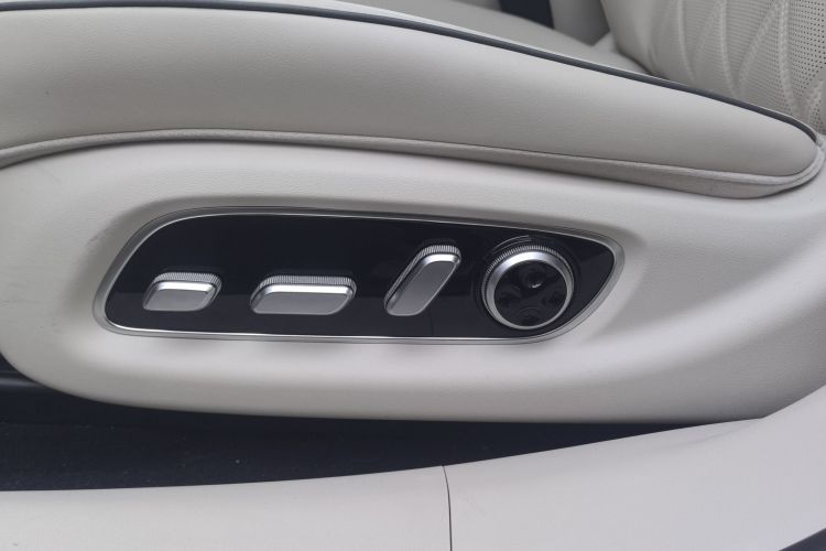 鸿蒙智行 享界S9 2024款 纯电 Ultra 四驱旗舰版中控内饰7003