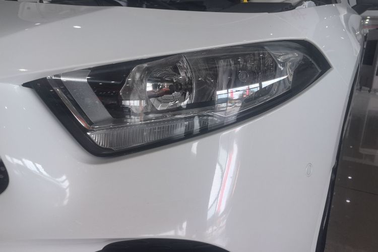 奔驰A级 2020款 改款 A 180 L 运动轿车局部细节36