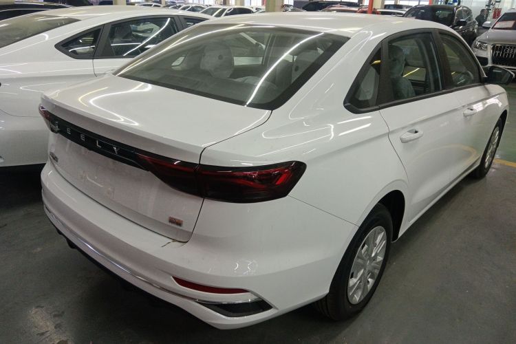 吉利汽车 帝豪 2025款 第4代 1.5L 手动星耀版车身外观6003