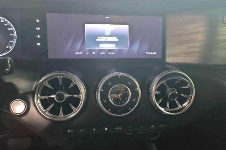 坦克300 2023款 越野版 2.0T 征服者中控内饰7005