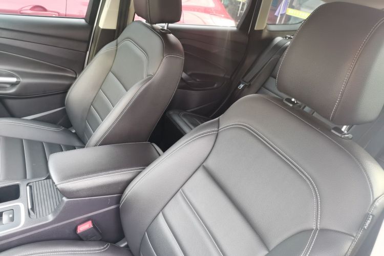 福特 翼虎 2019款 EcoBoost 180 两驱铂翼型 国VI中控内饰7004