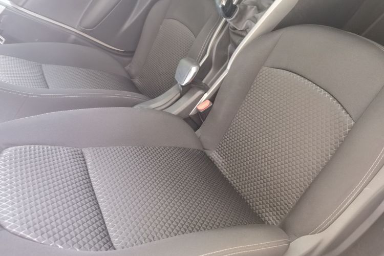 雪铁龙 爱丽舍 2017款 1.6L 手动时尚型中控内饰7003