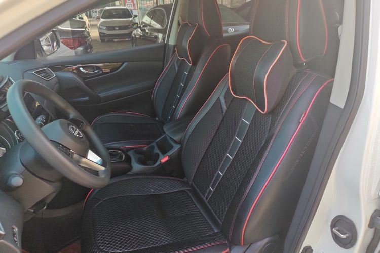 日产 逍客 2023款 经典 2.0L CVT XV舒适版中控内饰7002