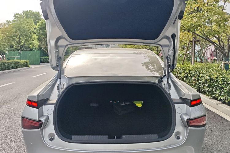 小鹏P7 2022款 670N+局部细节23