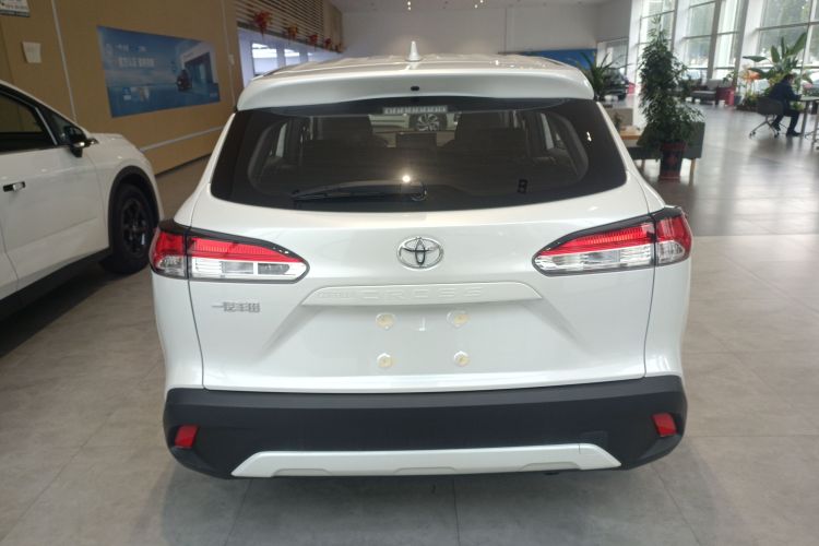 丰田 卡罗拉锐放 2024款 2.0L 精英版车身外观6004