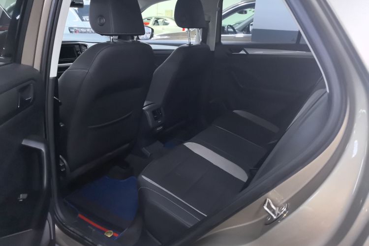 大众 T-ROC探歌 2020款 230TSI DSG两驱进取型中控内饰7001